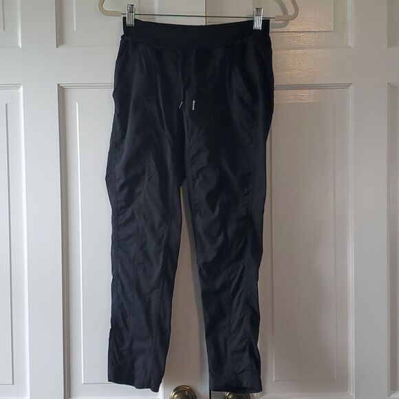 LULULEMON ATHLETICA BLACK PANT SZ 4 ATHETIC ATHLEISURE JOGGER PULL ON DRAWSTRING - Picture 1 of 11
